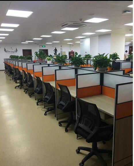 點(diǎn)擊查看商品:屏風(fēng)工位3